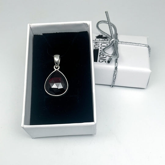 Garnet Pendant (Copy) - Rocks and Gems Canada