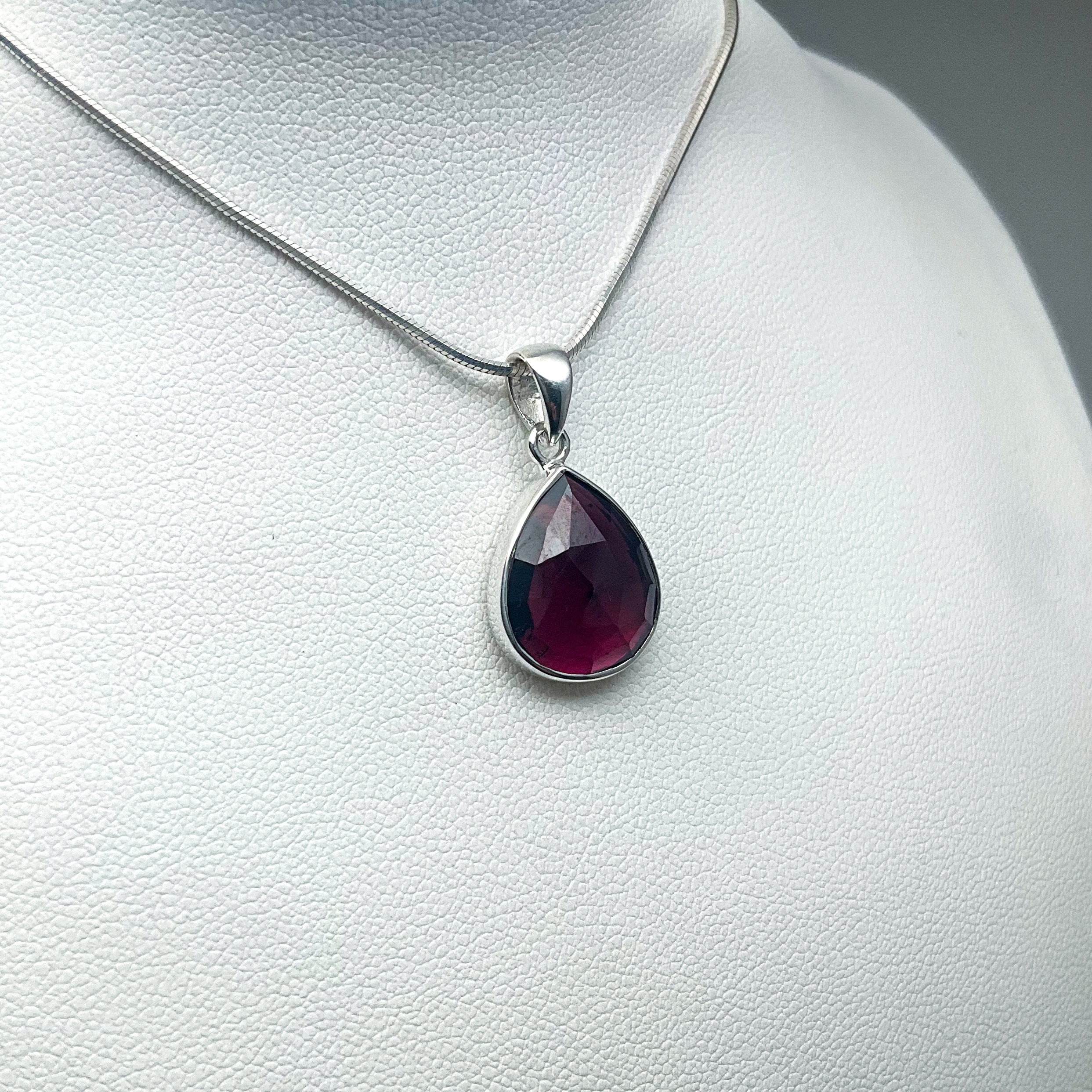 Garnet Pendant (Copy) - Rocks and Gems Canada
