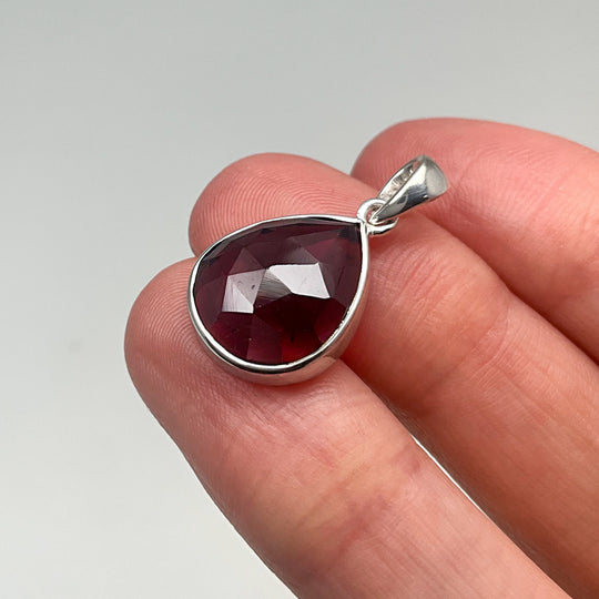 Garnet Pendant (Copy) - Rocks and Gems Canada