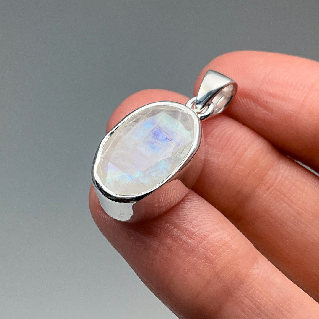 Rainbow Moonstone Pendant