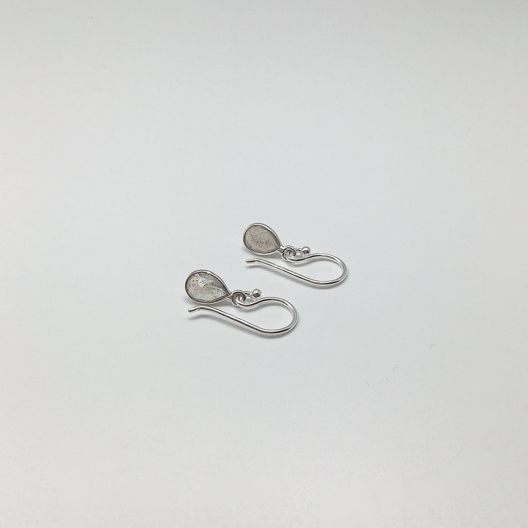Labradorite Dangle Earrings - Rocks and Gems Canada