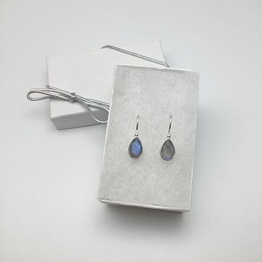 Labradorite Dangle Earrings - Rocks and Gems Canada