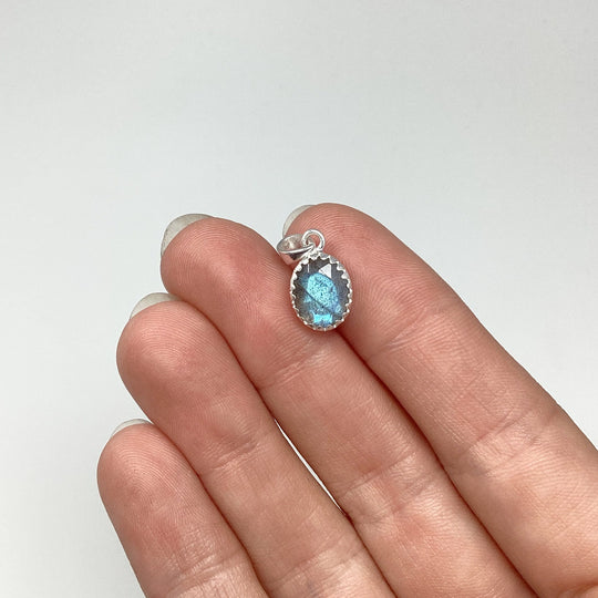 Labradorite Pendant - Rocks and Gems Canada