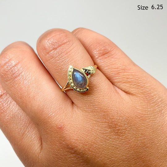 Labradorite Ring - Rocks and Gems Canada