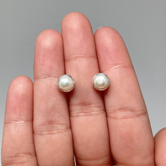 Pearl Stud Earrings-Rocks and Gems Canada