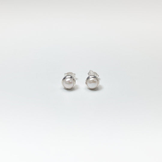 Pearl Stud Earrings - Rocks and Gems Canada
