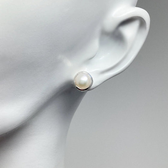 Pearl Stud Earrings - Rocks and Gems Canada