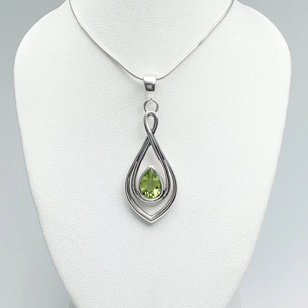Peridot Pendant - Rocks and Gems Canada