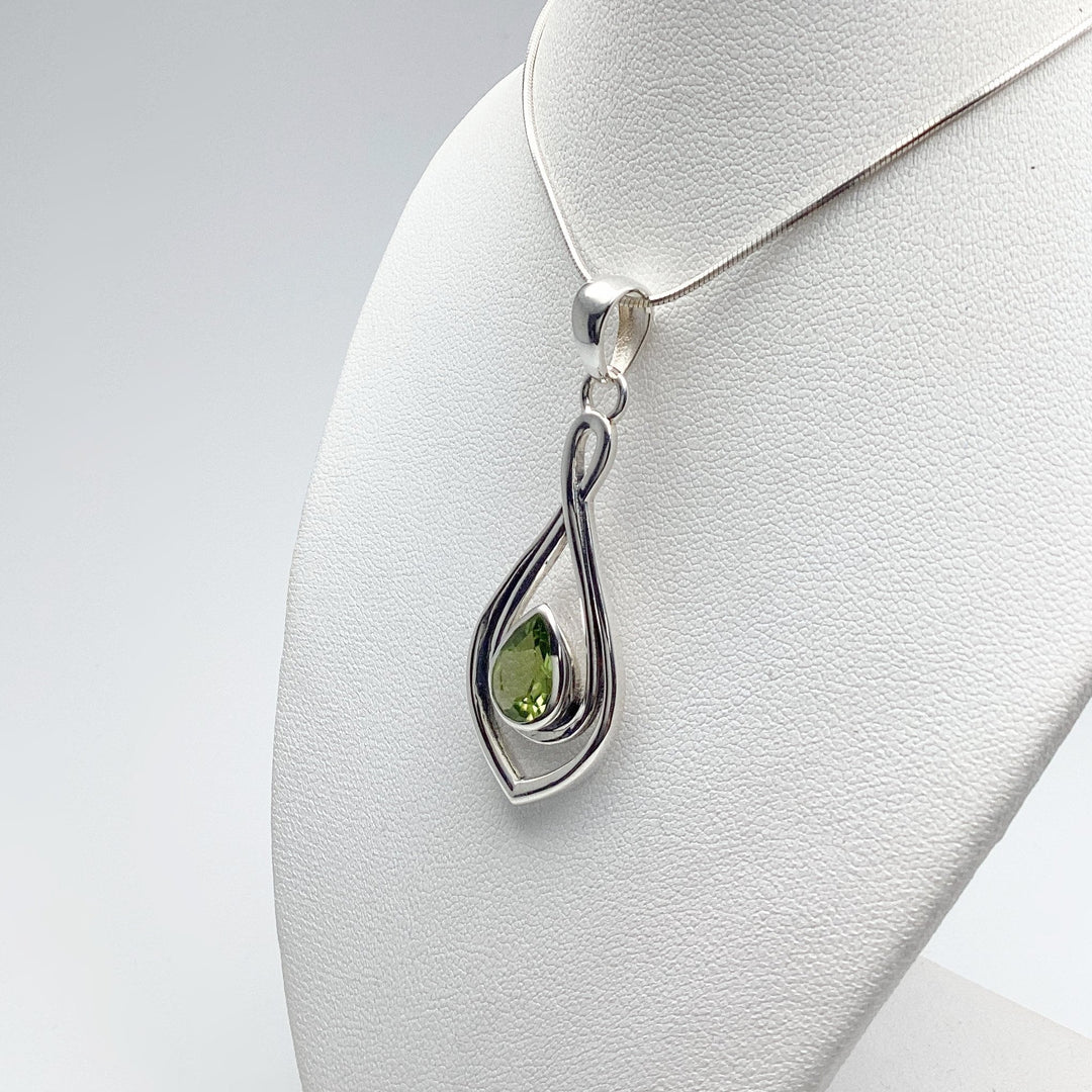 Peridot Pendant - Rocks and Gems Canada