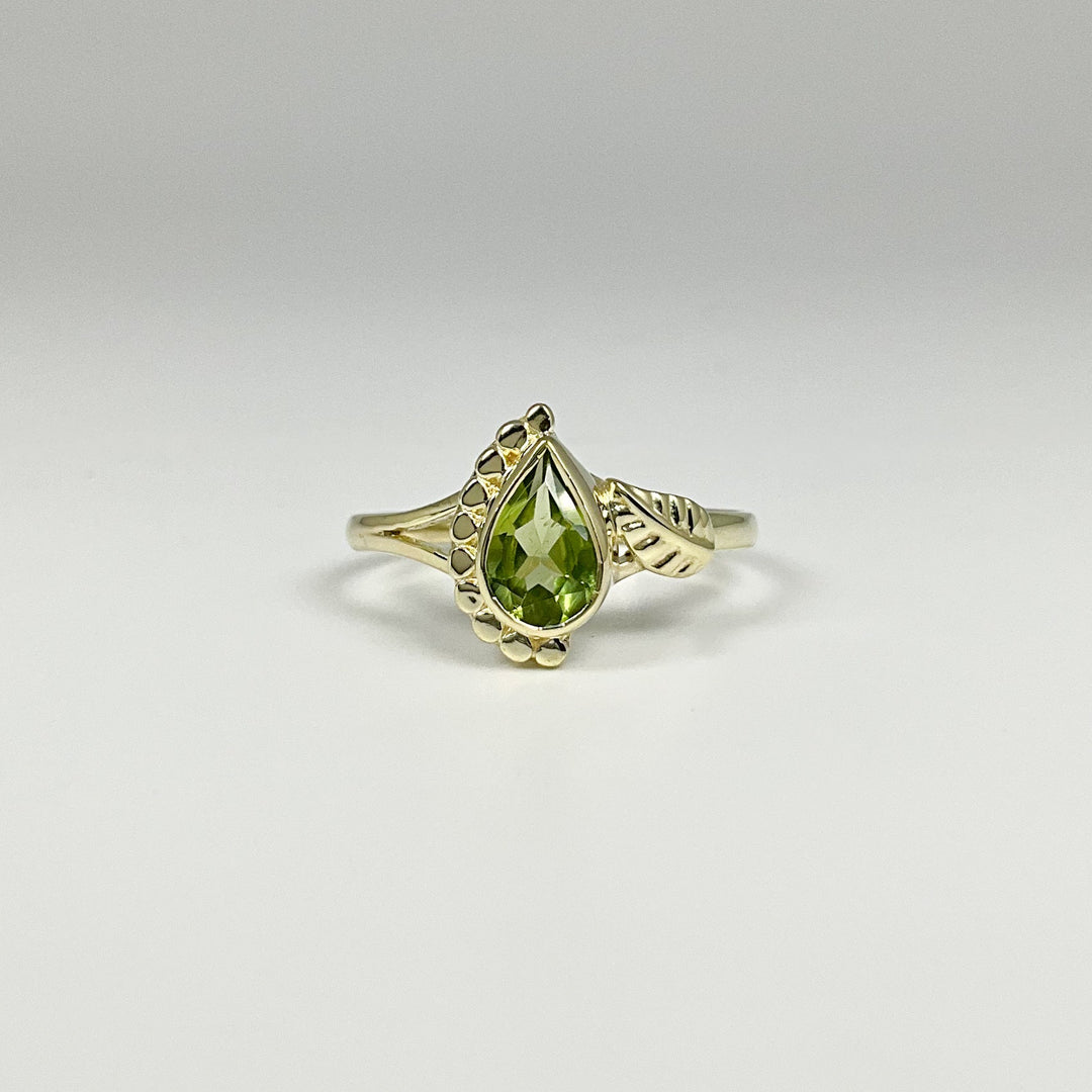 Peridot Ring - Rocks and Gems Canada