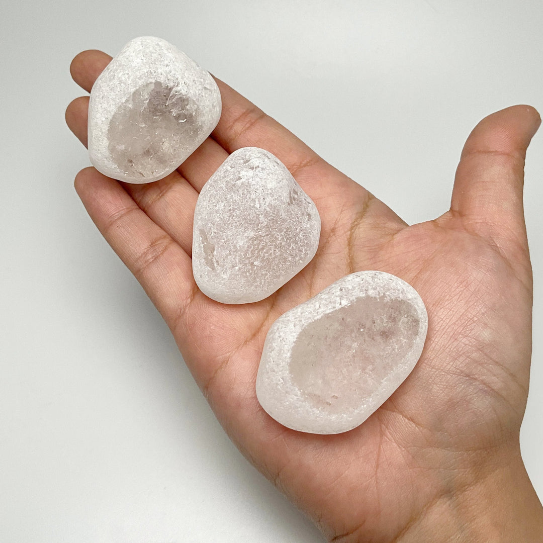 Quartz Ema Egg - Rocks and Gems Canada