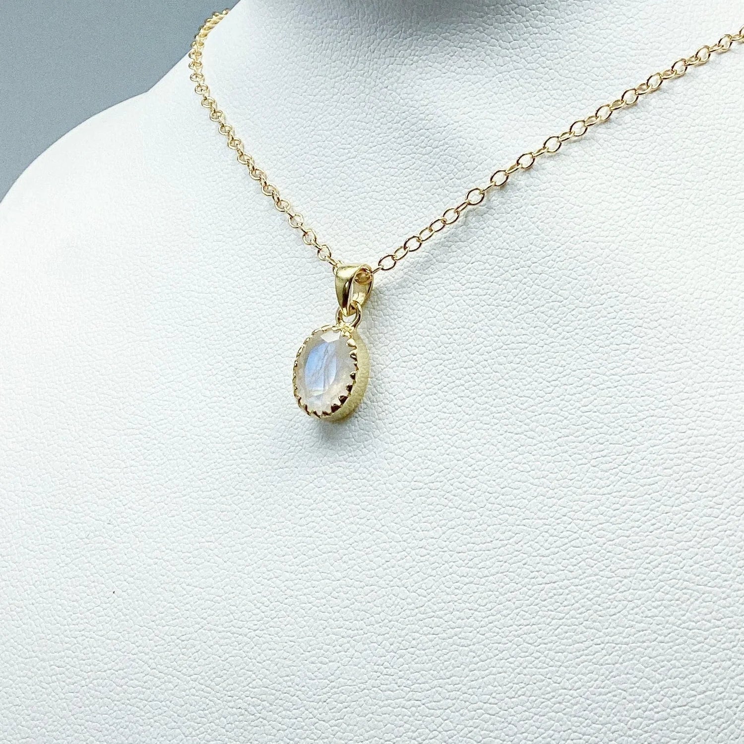Gold moonstone pendant store
