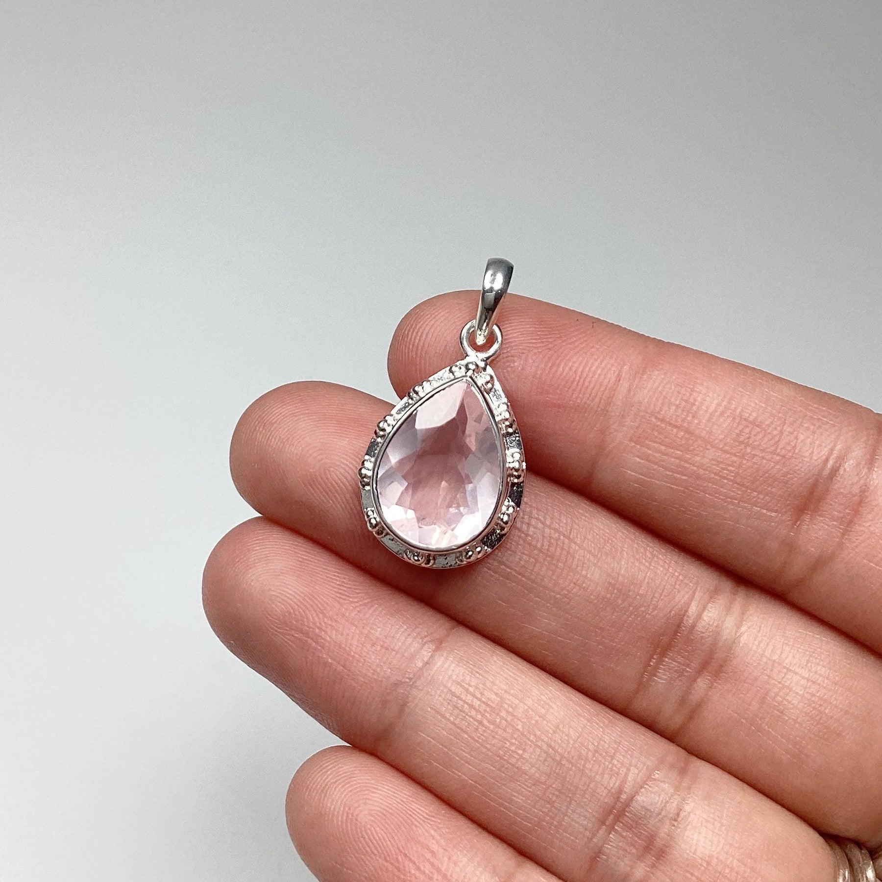 Original rose quartz pendant outlet