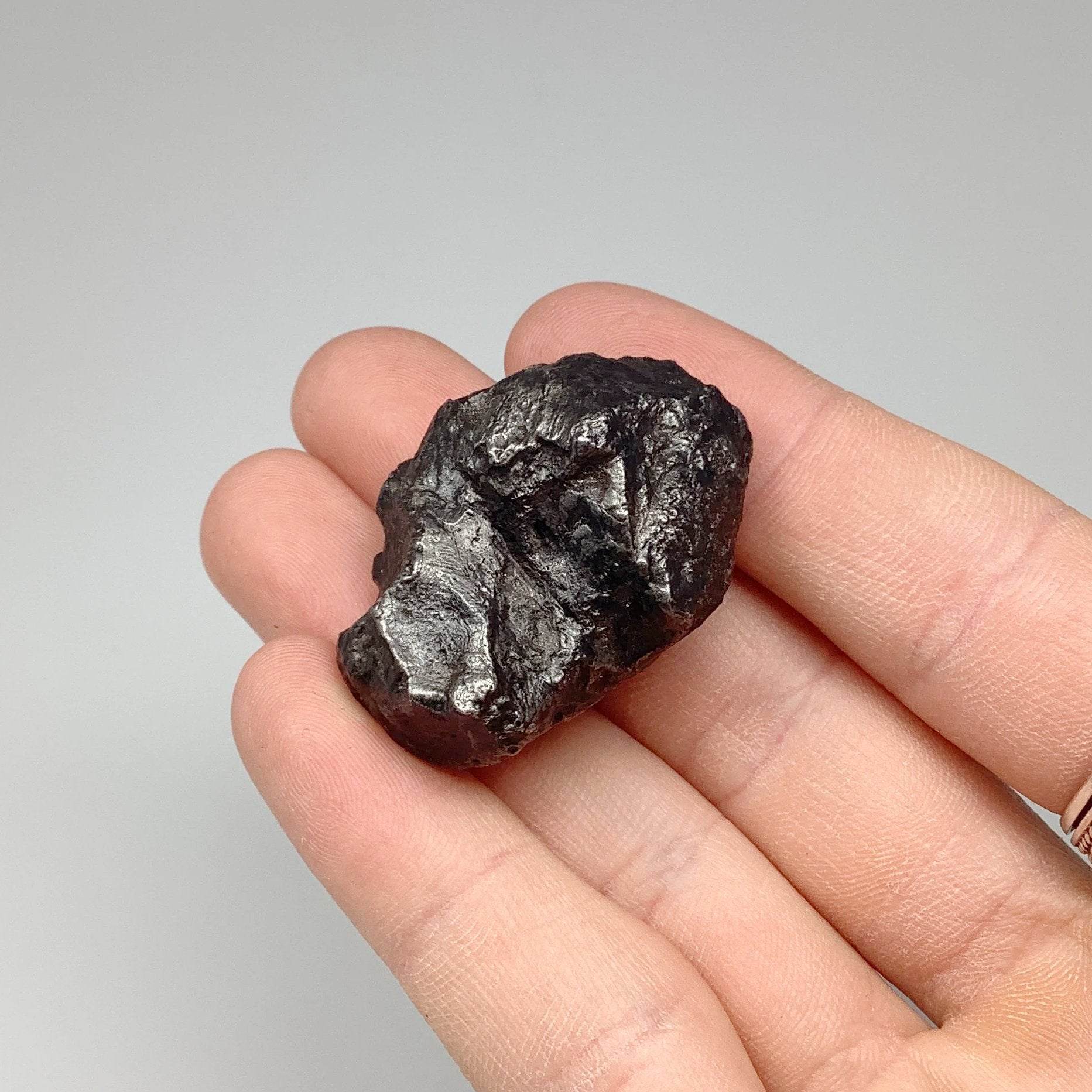 Sikhote-Alin Shrapnel Meteorite – Rocks and Gems Canada