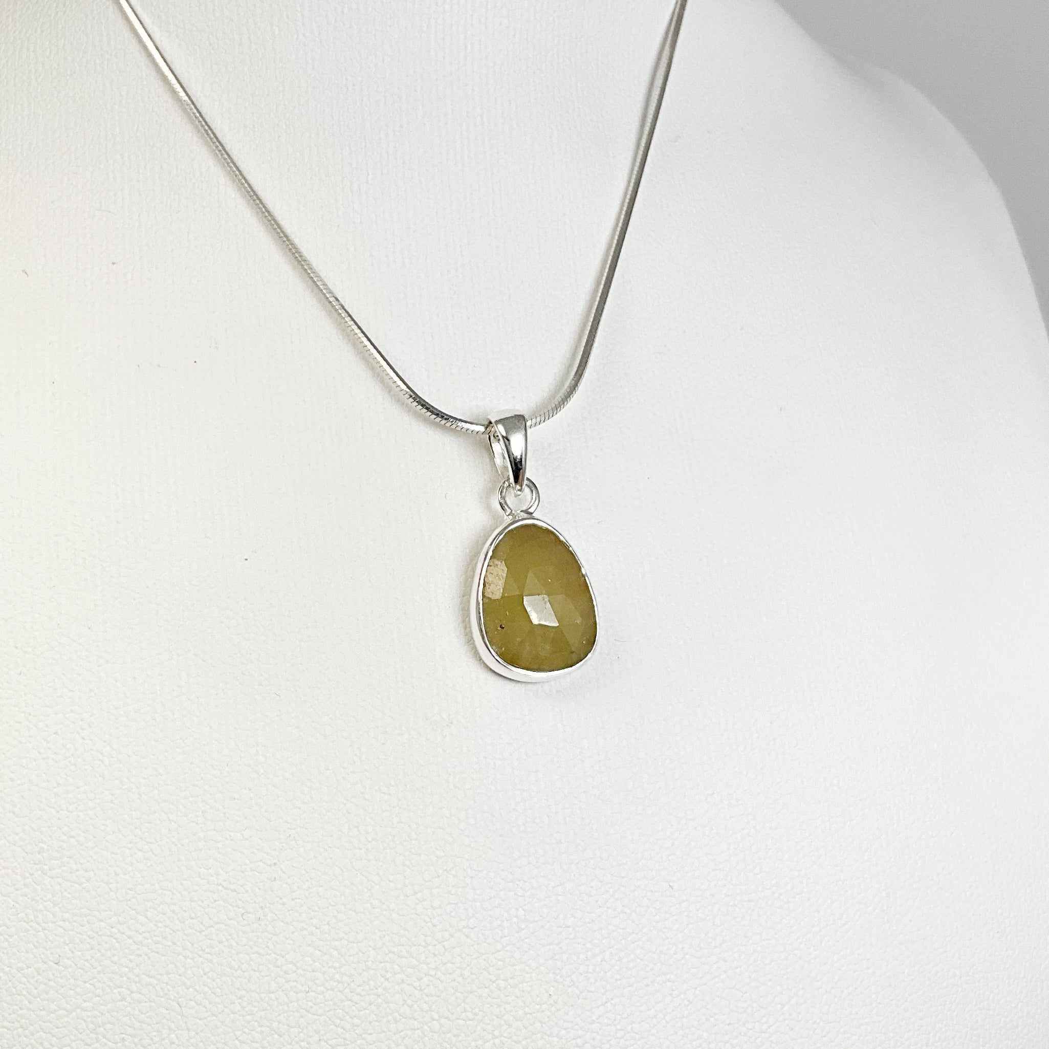 Fancy Sapphire Pendant - Rocks and Gems Canada