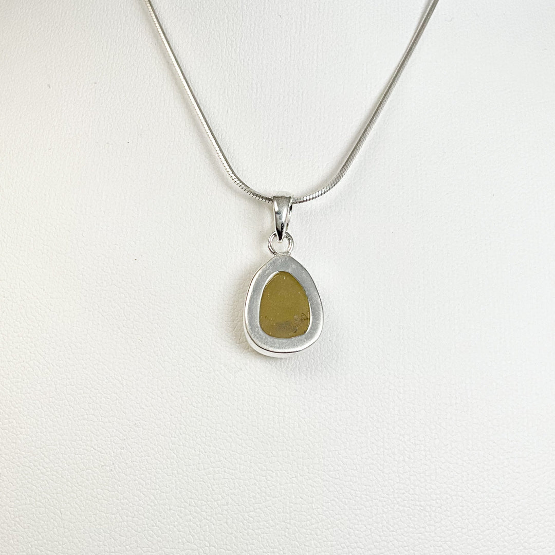 Fancy Sapphire Pendant - Rocks and Gems Canada