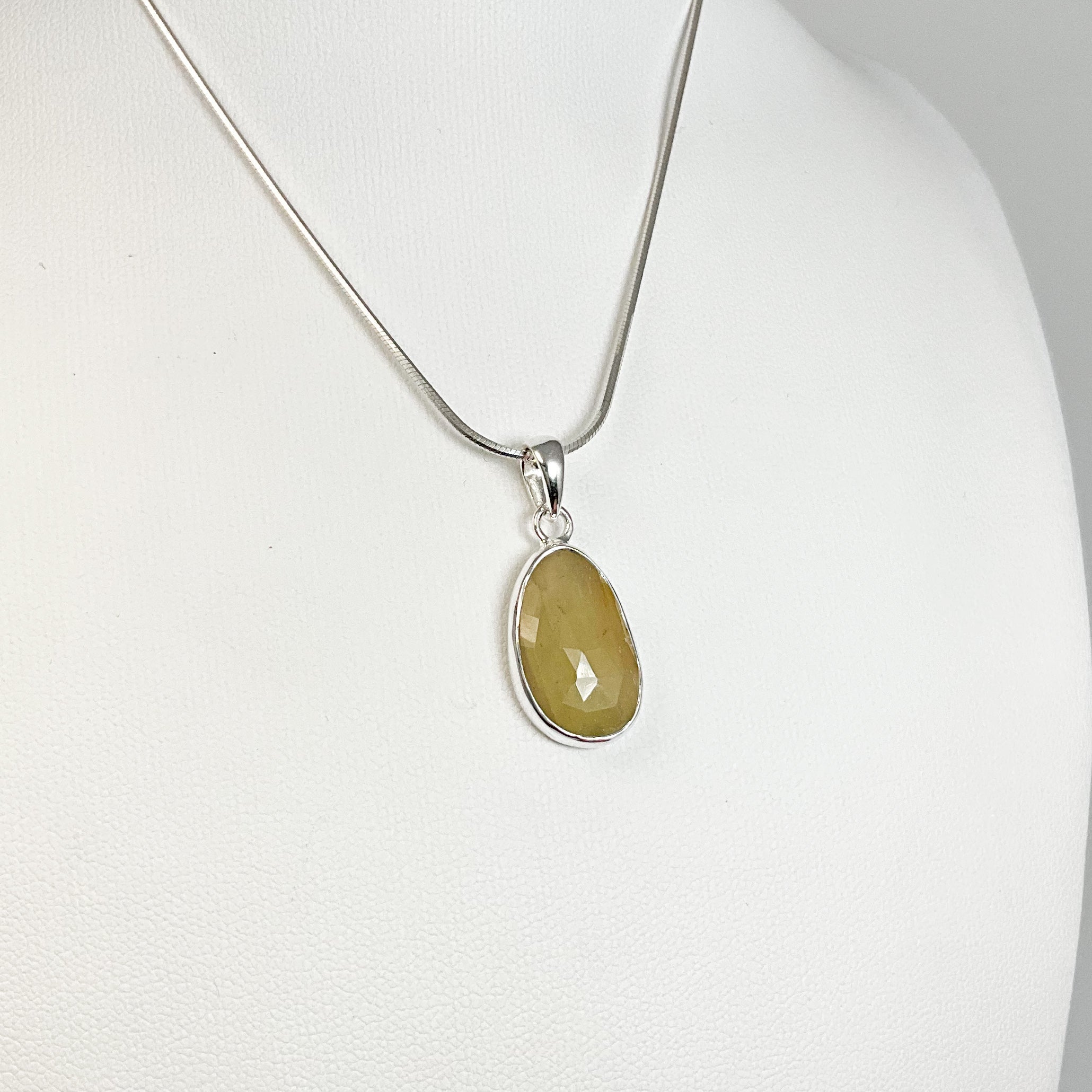 Fancy Sapphire Pendant - Rocks and Gems Canada