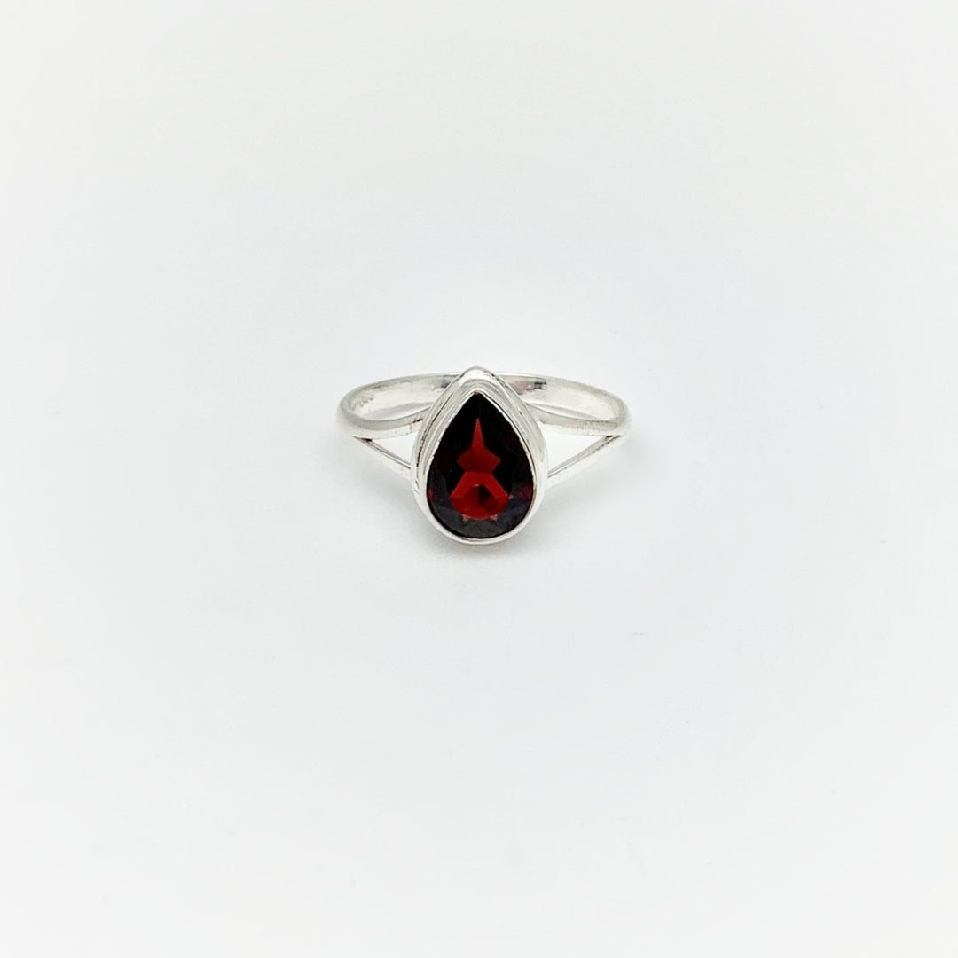 Garnet Ring - Rocks and Gems Canada
