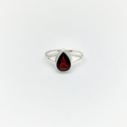 Garnet Ring - Rocks and Gems Canada