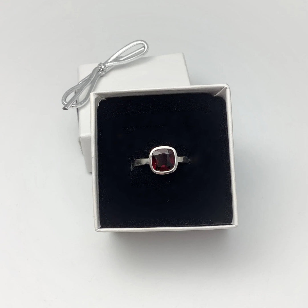 Garnet Ring - Rocks and Gems Canada