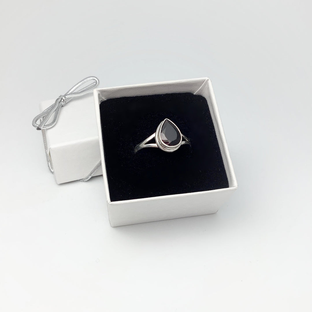 Garnet Ring - Rocks and Gems Canada