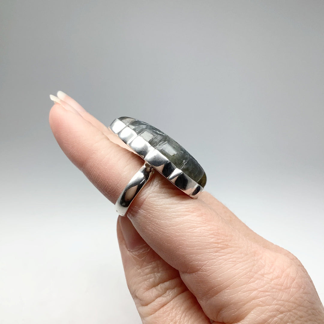 Labradorite Carved Ring - Rocks and Gems Canada