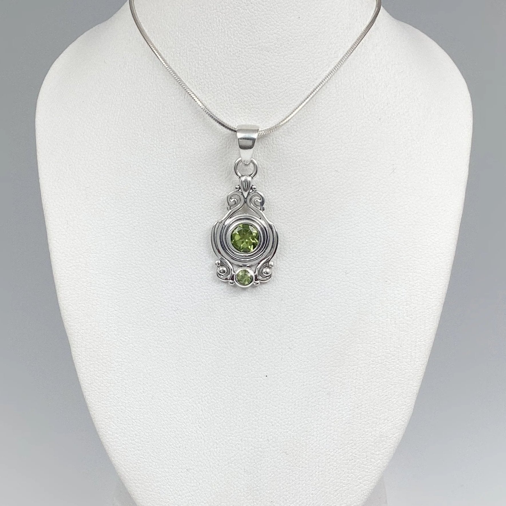 Peridot Pendant - Rocks and Gems Canada