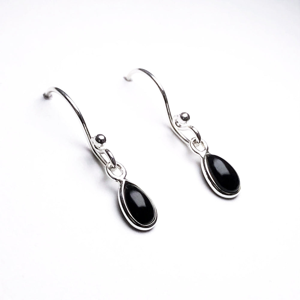 Black Onyx Dangle Earrings - Rocks and Gems Canada