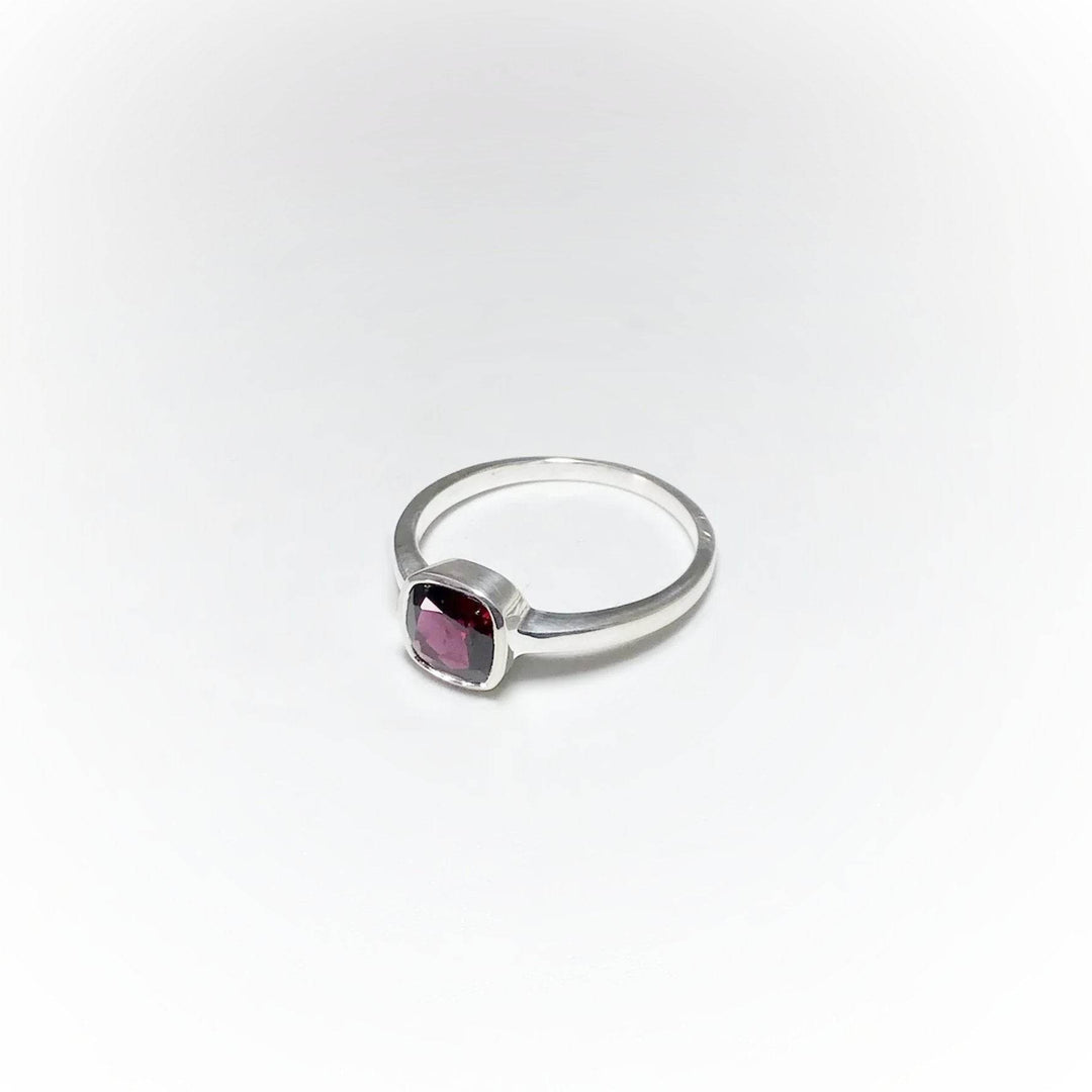 Garnet Ring-Rocks and Gems Canada