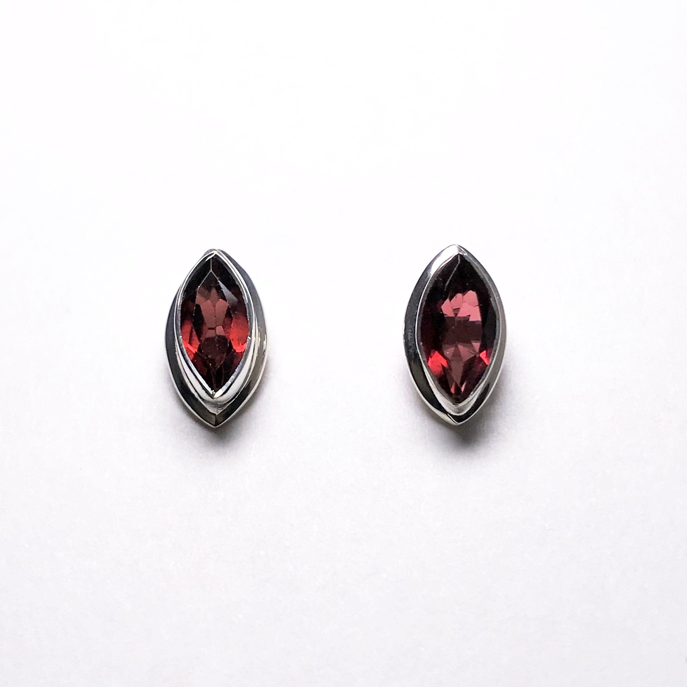 Garnet Stud Earrings - Rocks and Gems Canada