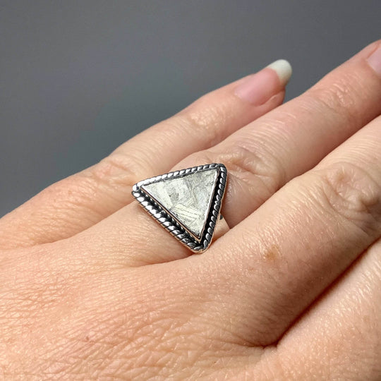 Muonionalusta Meteorite Triangle Setting Ring-Rocks and Gems Canada