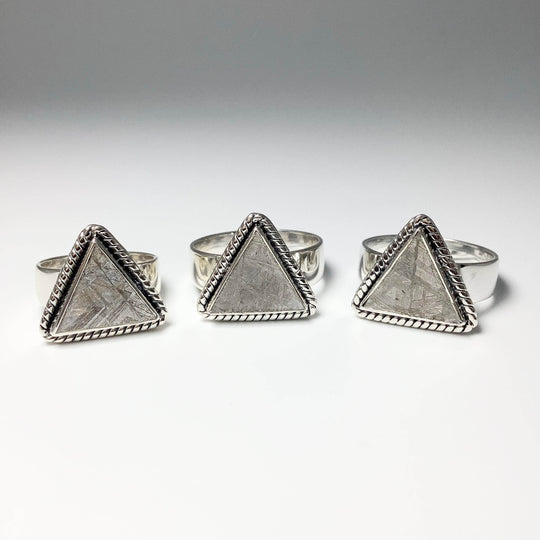Muonionalusta Meteorite Triangle Setting Ring-Rocks and Gems Canada