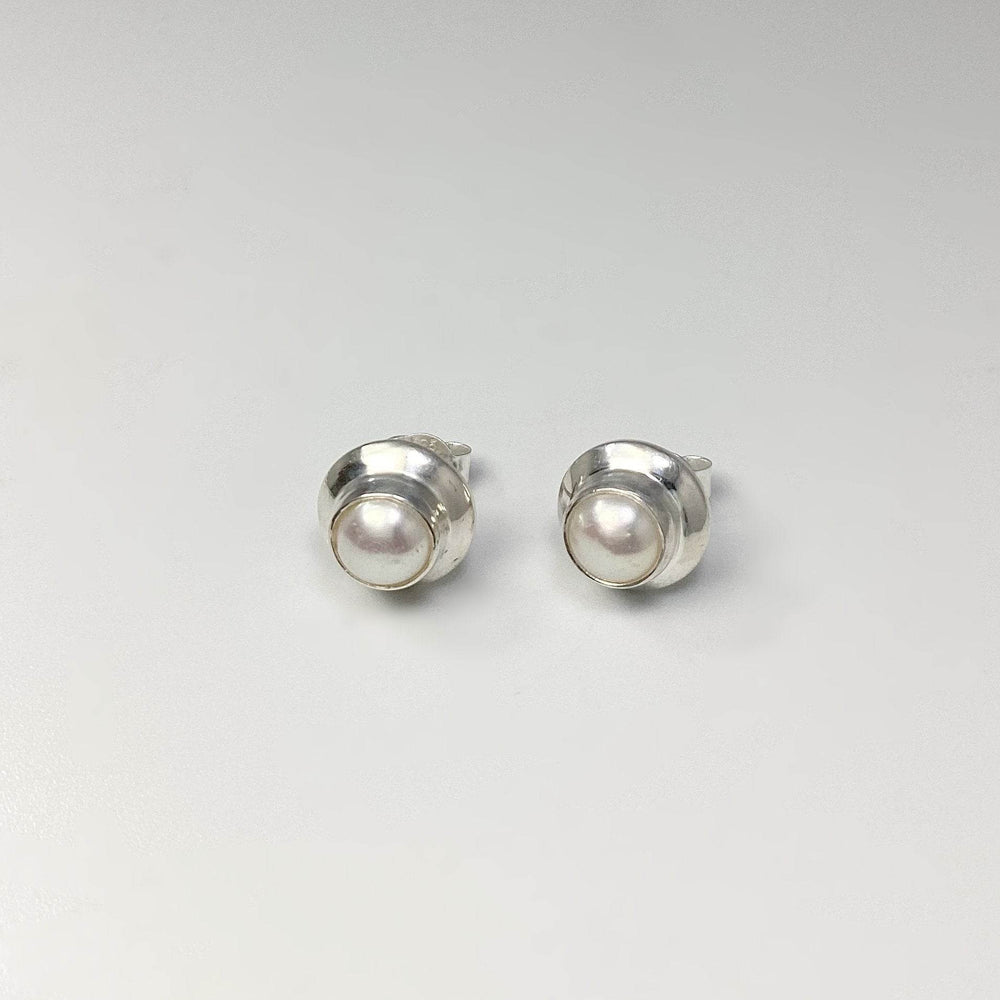 Pearl Stud Earrings-Rocks and Gems Canada