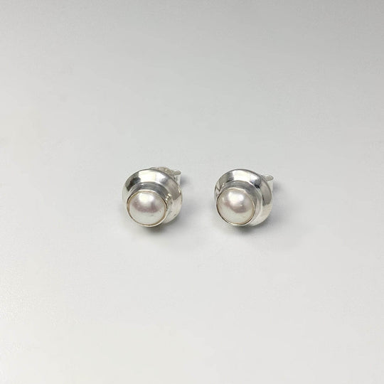 Pearl Stud Earrings-Rocks and Gems Canada