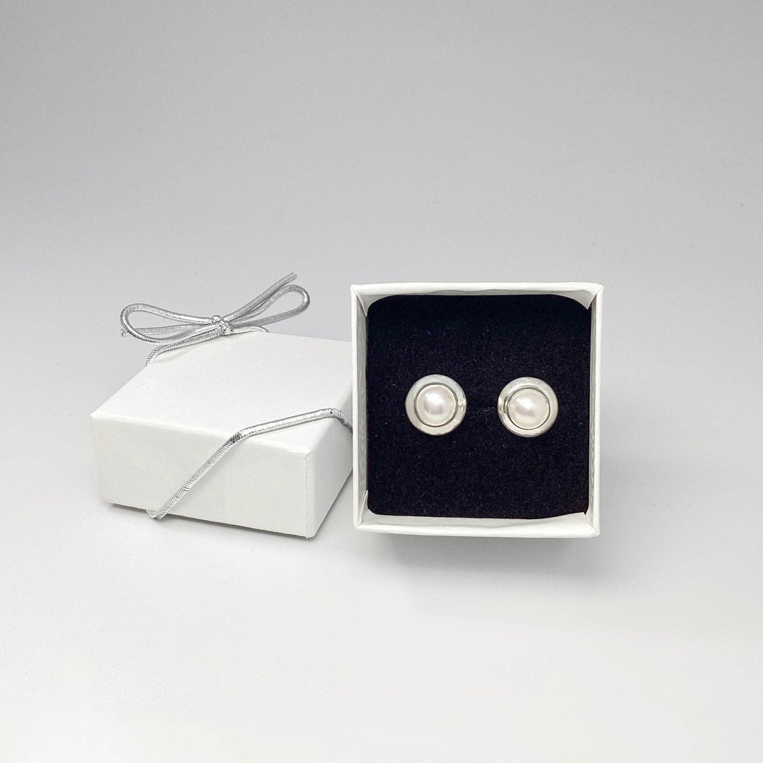 Pearl Stud Earrings-Rocks and Gems Canada