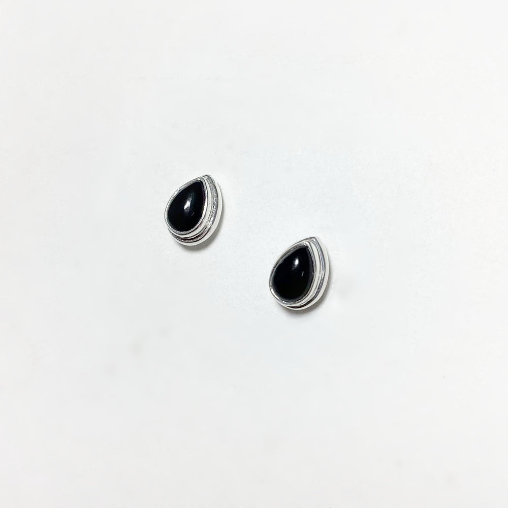 Black Onyx Stud Earrings - Rocks and Gems Canada