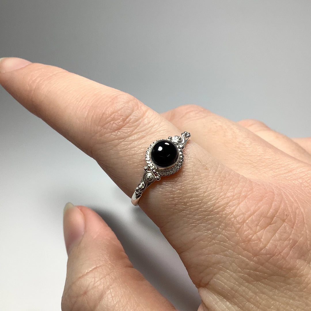 Black Onyx Ring - Rocks and Gems Canada