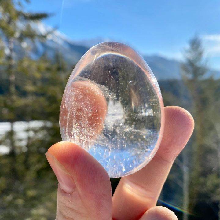 Quartz Egg-Rocks and Gems Canada