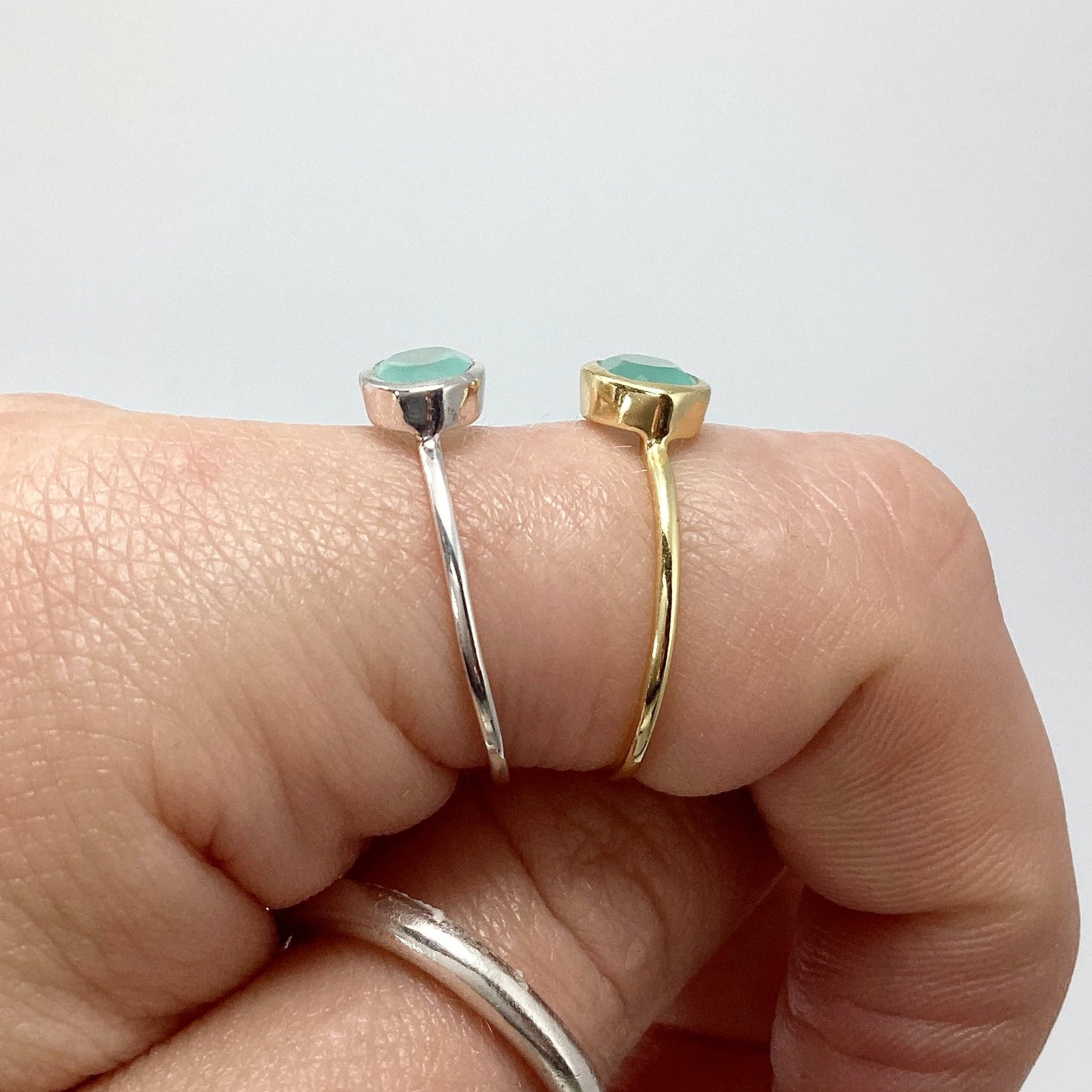 Gold chalcedony ring deals