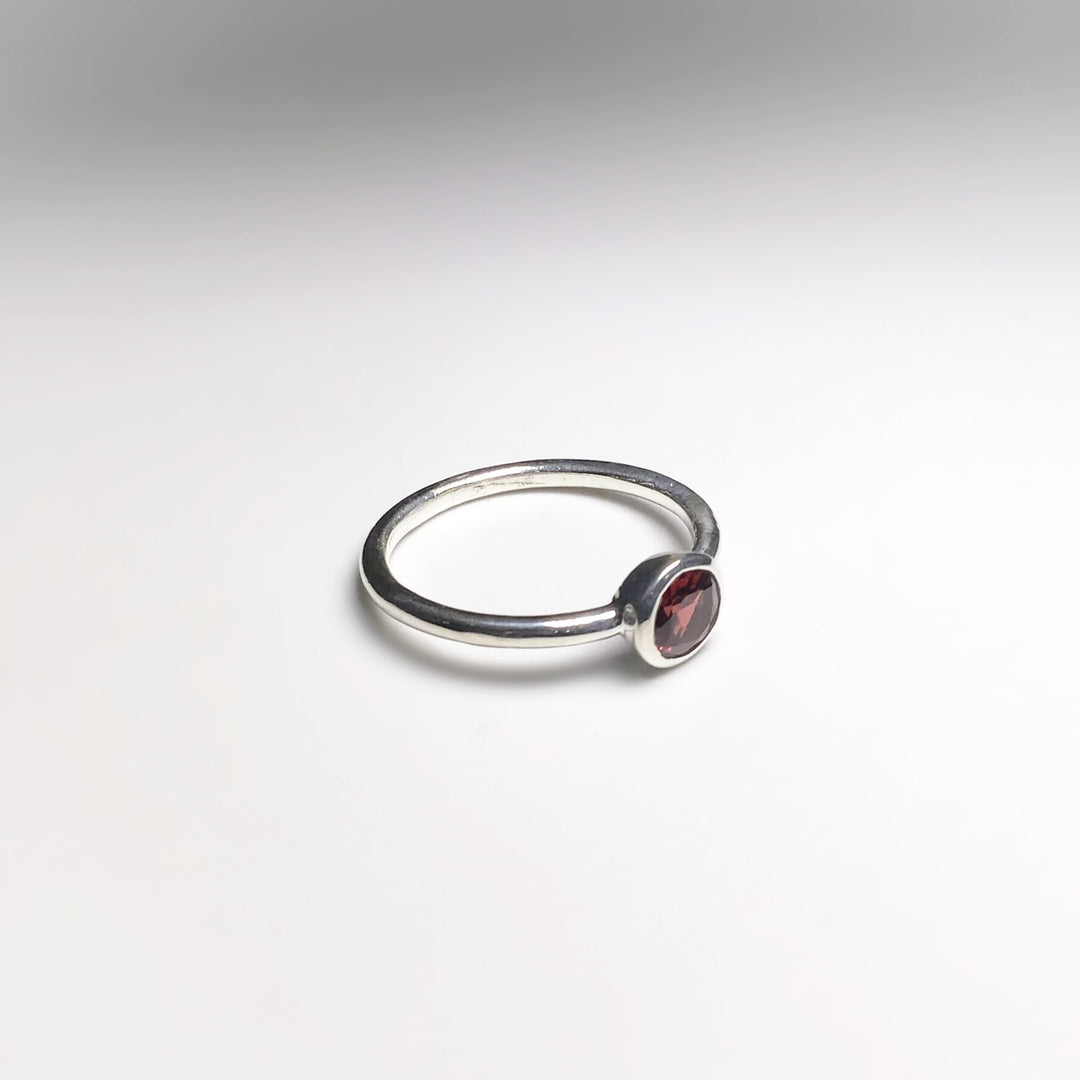 Garnet Ring - Rocks and Gems Canada
