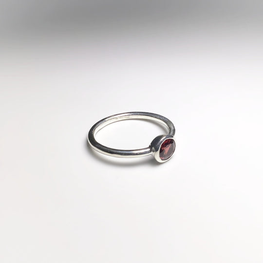 Garnet Ring - Rocks and Gems Canada