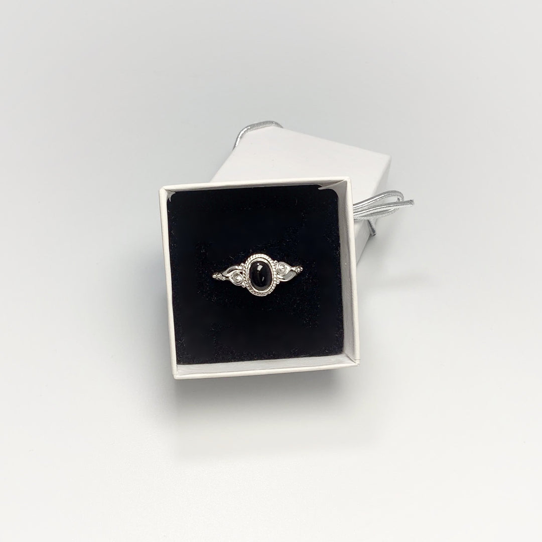 Black Onyx Ring - Rocks and Gems Canada
