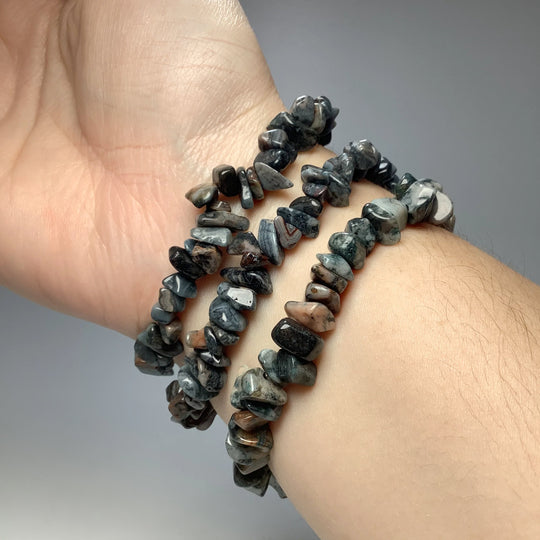 Black Crazy Lace Agate Chip Beaded Bracelet - Rocks and Gems Canada