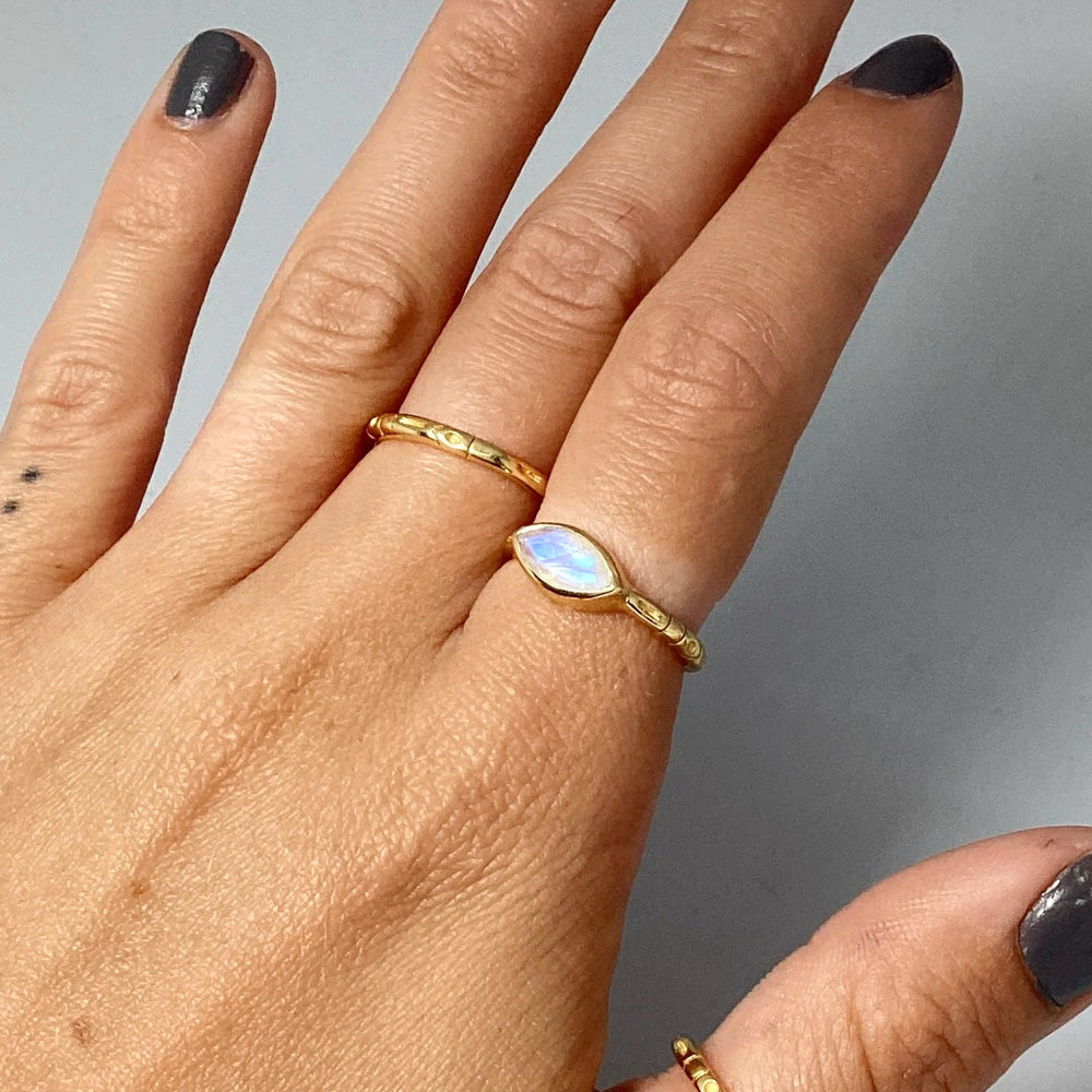 Rainbow Moonstone Ring - Rocks and Gems Canada