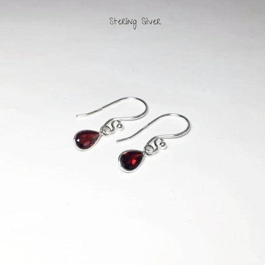 Garnet Dangle Earrings - Rocks and Gems Canada