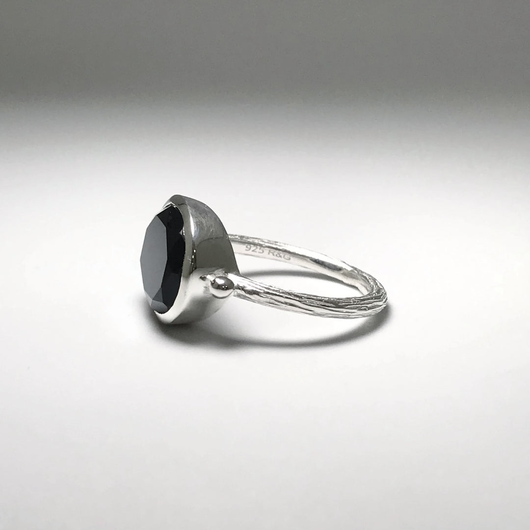 Black Onyx Ring - Rocks and Gems Canada