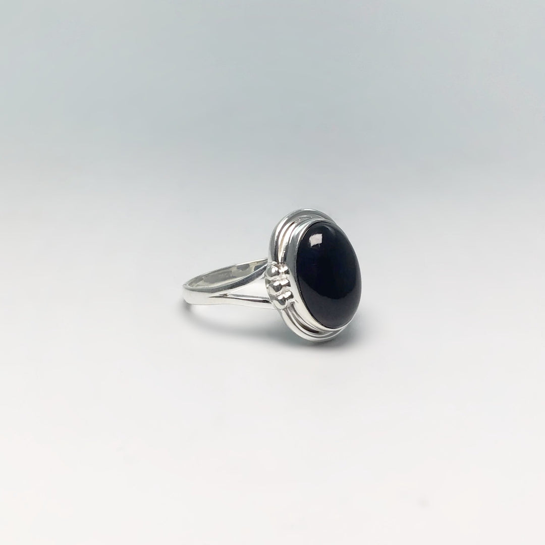 Black Onyx Ring - Rocks and Gems Canada