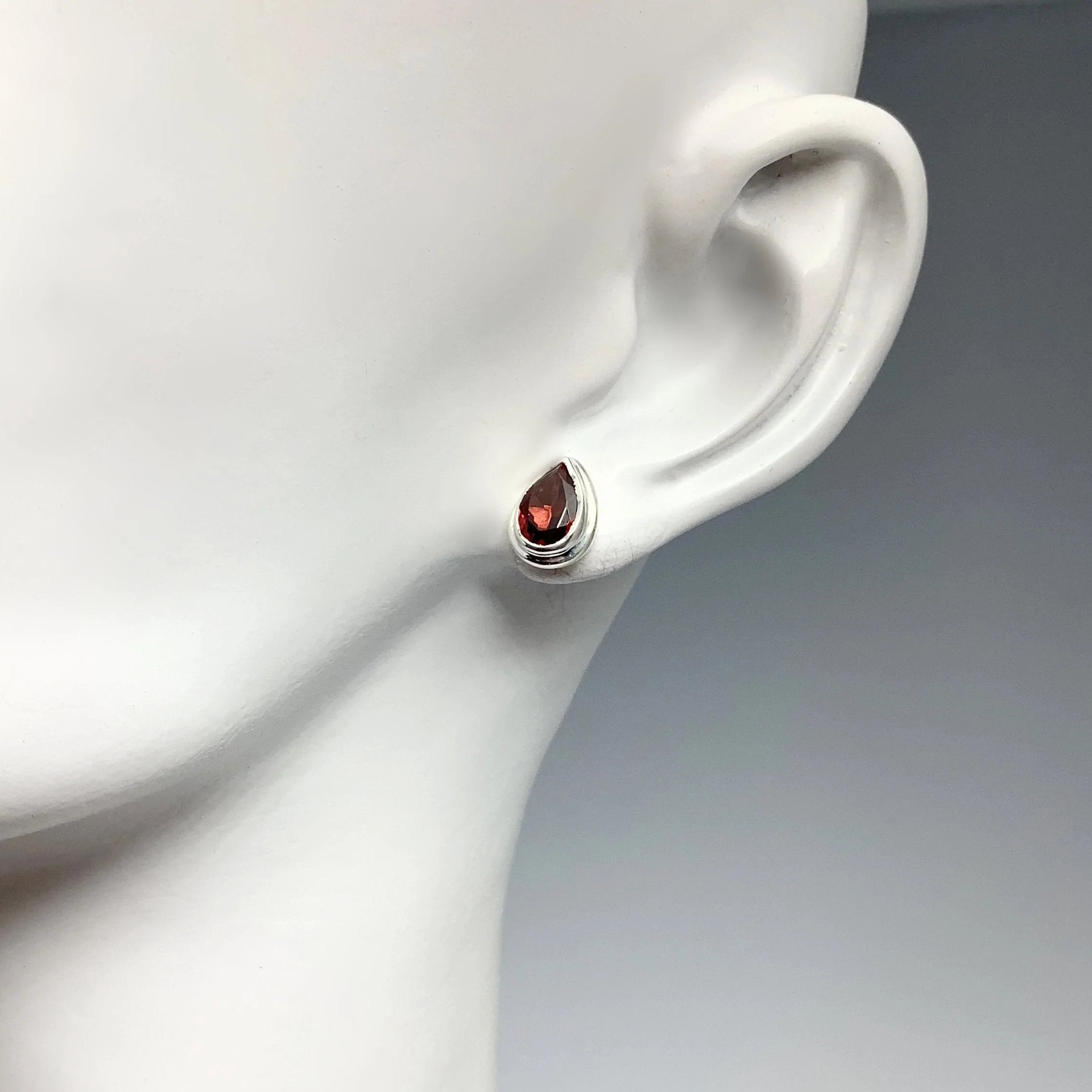 Garnet Stud Earrings - Rocks and Gems Canada