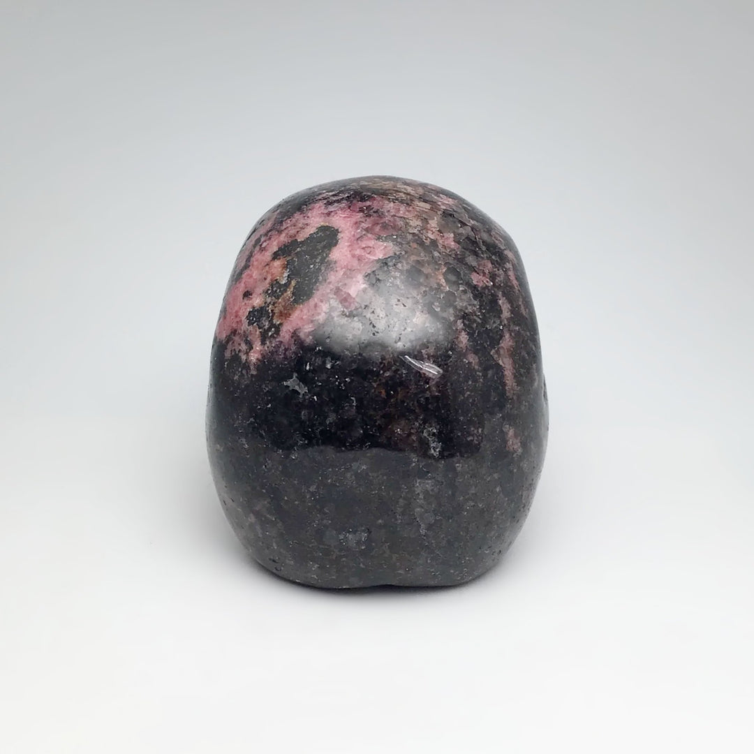 Carved Rhodonite Skull - Rocks and Gems Canada