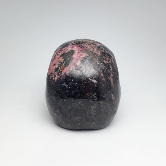 Carved Rhodonite Skull - Rocks and Gems Canada